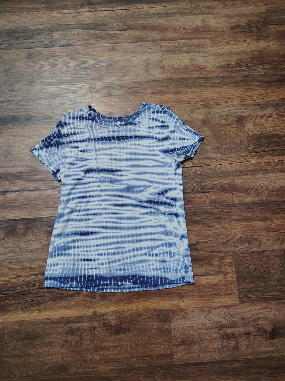 Time and Tru Blue Tie-Dye Short Sleeve Tee
